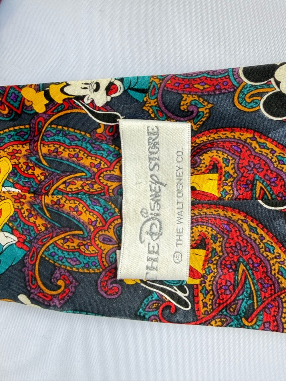 Vintage Disney Mickey & Friends Paisley Print Neck Tie 100% Silk Pluto Goofy - Picture 3 of 10